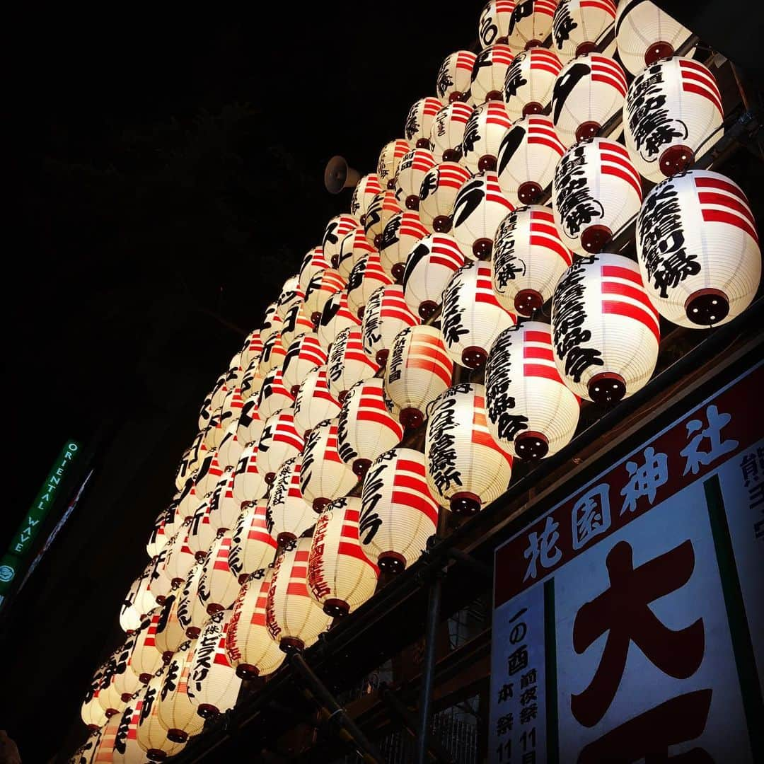 ヒグチアイさんのインスタグラム写真 - (ヒグチアイInstagram)「・ ・ 酉の市 二の酉 ・ ・ #祭りと聞けば #すぐに向かってしまうわたしだけど #人の多さに驚く #祭りの主役は #いつも決まっている #その人たちが #のびのびできる日であるべき #少し反省 #素通り #ひっそり #タイ料理 #食べました」11月22日 14時25分 - higuchiai.1128