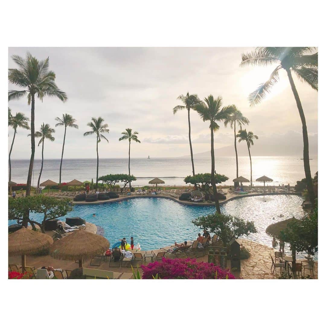 荒川れん子のインスタグラム：「Hello Maui💕 久々のマウイ。 観光名所をいろいろ巡っています✨ . .  #hawaii #maui #island #islandlife #hawaiilife #hilife #pool #sky #ocean #trip #lifeisajourney #resort  #hotel #work #instahawaii #hawaiistagram #lovehawaii #ハワイ #マウイ島 #ハワイ暮らし #旅 #仕事 #イマソラ #空 #海 #青 #ハワイ生活 #ハワイ生活 #プール #ホテル #リゾート」