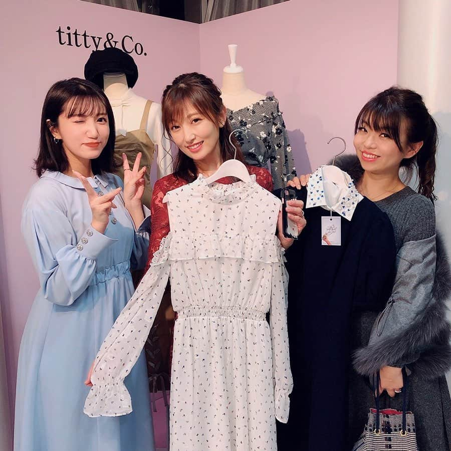 熊田曜子さんのインスタグラム写真 - (熊田曜子Instagram)「@tittyandco_com 展示会✨ 可愛いお洋服たくさんオーダーさせてもらったよ💓  #てぃてぃあんどこー #ティティ #展示会 #洋服 #お洋服」11月22日 13時20分 - kumadayoko