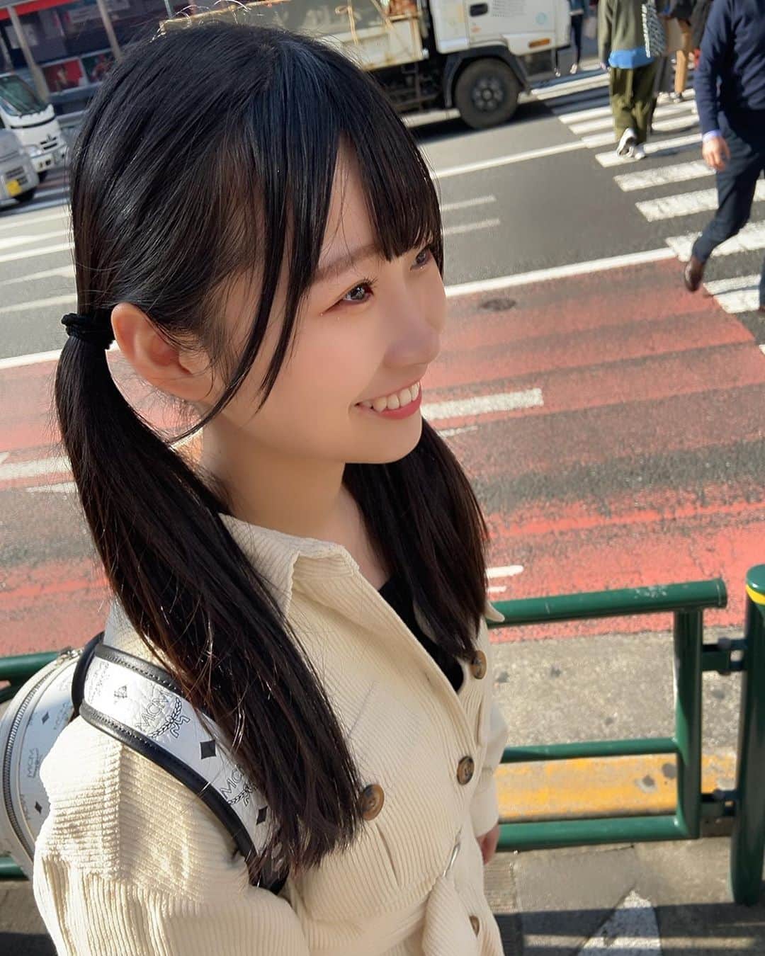 松本愛花のインスタグラム：「🍢 お出かけ🌼.* #お出かけ日和 #おでかけ  #おでかけコーデ  #プリクラ #ぷりんと倶楽部  #ツインテールの日 #ツインテール #MCM #Heather」
