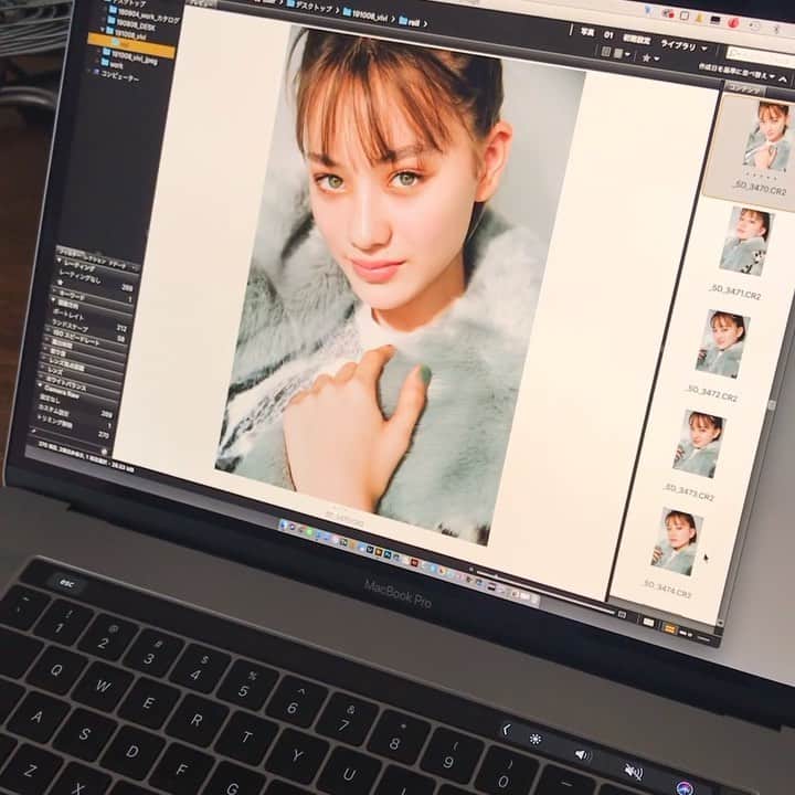 のインスタグラム：「今日発売のViVi1月号☺️ メイクのページにいますのでチェックして下さい💗  #vivi #vivi1月号 #ヘアメイク #makeup #hairandmakeup  #januaryissue」