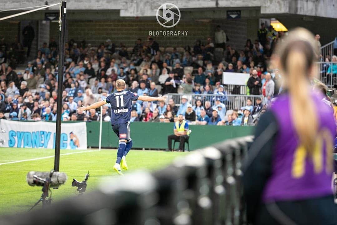 のインスタグラム：「Time to turn it around tmw!  Leeeees go ⚪️🔵」