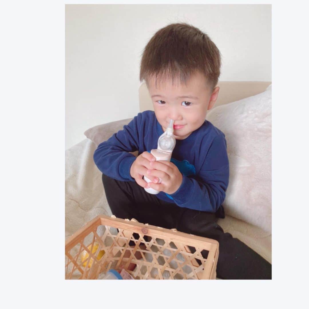 鈴木亜美さんのインスタグラム写真 - (鈴木亜美Instagram)「正しい使い方…ではある。 問題は顔な‼️ #2歳僕ちん #鼻水自動吸引器 #とても便利 #赤ちゃんの時は嫌がった #今ではセルフ #頼もしいが笑える #まだ使うから壊さないでくれ」11月22日 14時04分 - amiamisuzuki