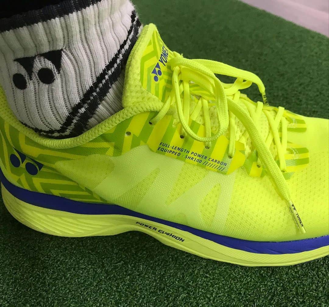 柴村直弥のインスタグラム：「#yonex #ヨネックス  #shoes #running #ランニングシューズ  #履き心地良い #クッション性高い  #ランニングとジャンプ系のトレーニングに良い #新製品」