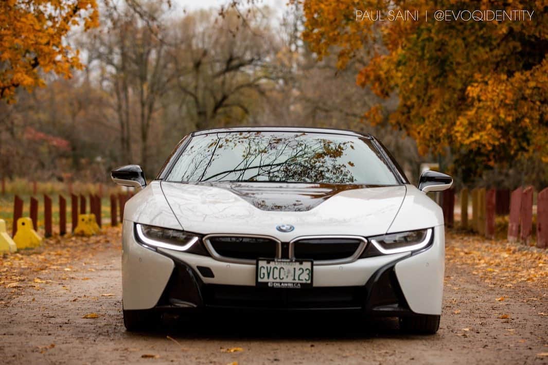 CarsWithoutLimitsさんのインスタグラム写真 - (CarsWithoutLimitsInstagram)「BMW i8 Roadster Big thanks goes out to @bmwnewmarket @dilawriauto for lending us the car  Photo @paul.saini_ #carswithoutlimits #bmw #i8 #i8roadster」11月22日 5時31分 - carswithoutlimits