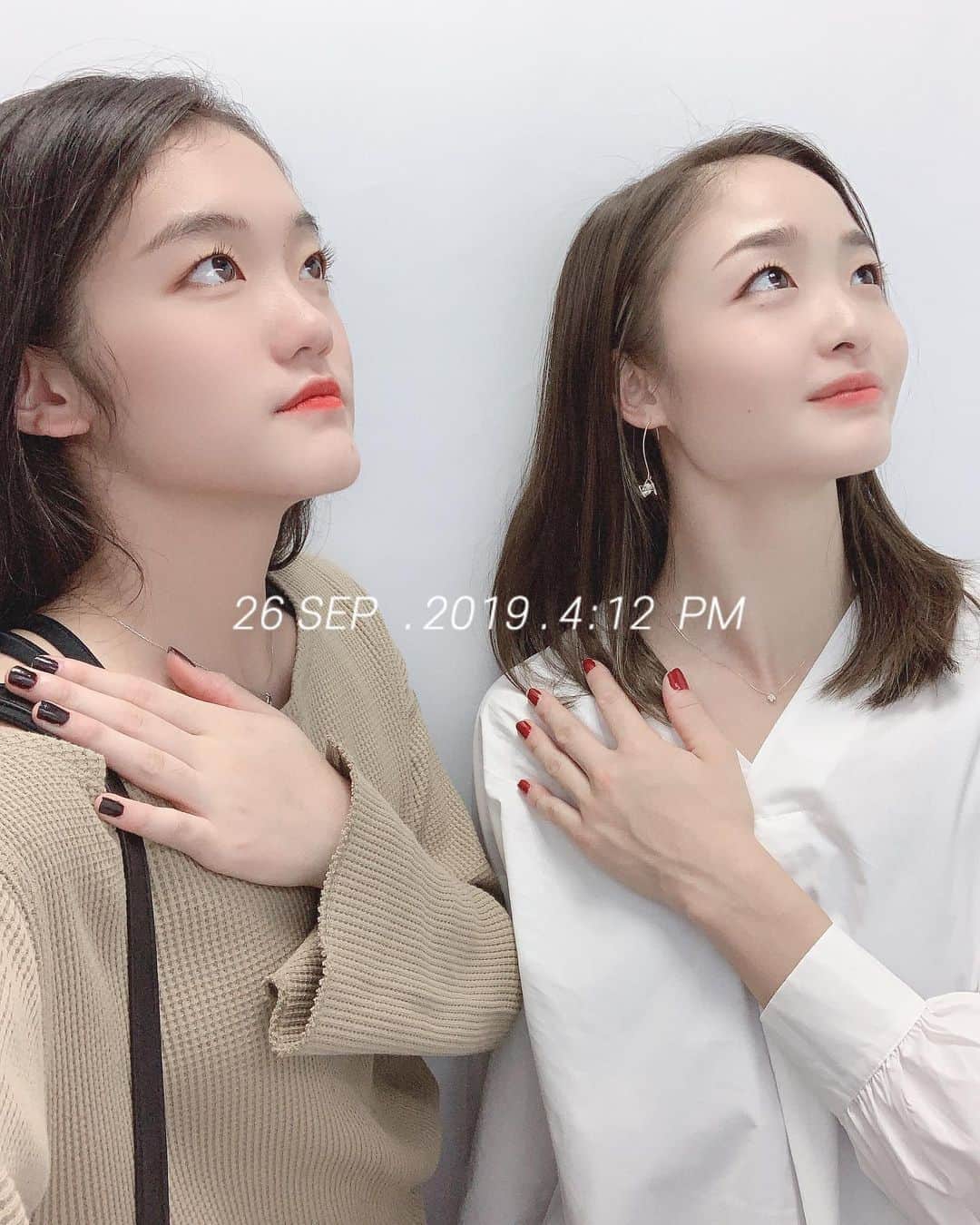 皆川夏穂のインスタグラム：「♡だいぶ前のオフ投稿♡﻿ ﻿ ﻿ すみちゃんと大学生ライフ☺️ ﻿ ﻿ ﻿ #国歌斉唱﻿ #ぴえん﻿ #キメ顔﻿ #😉﻿ #国士舘大学  #1年生と4年生﻿」