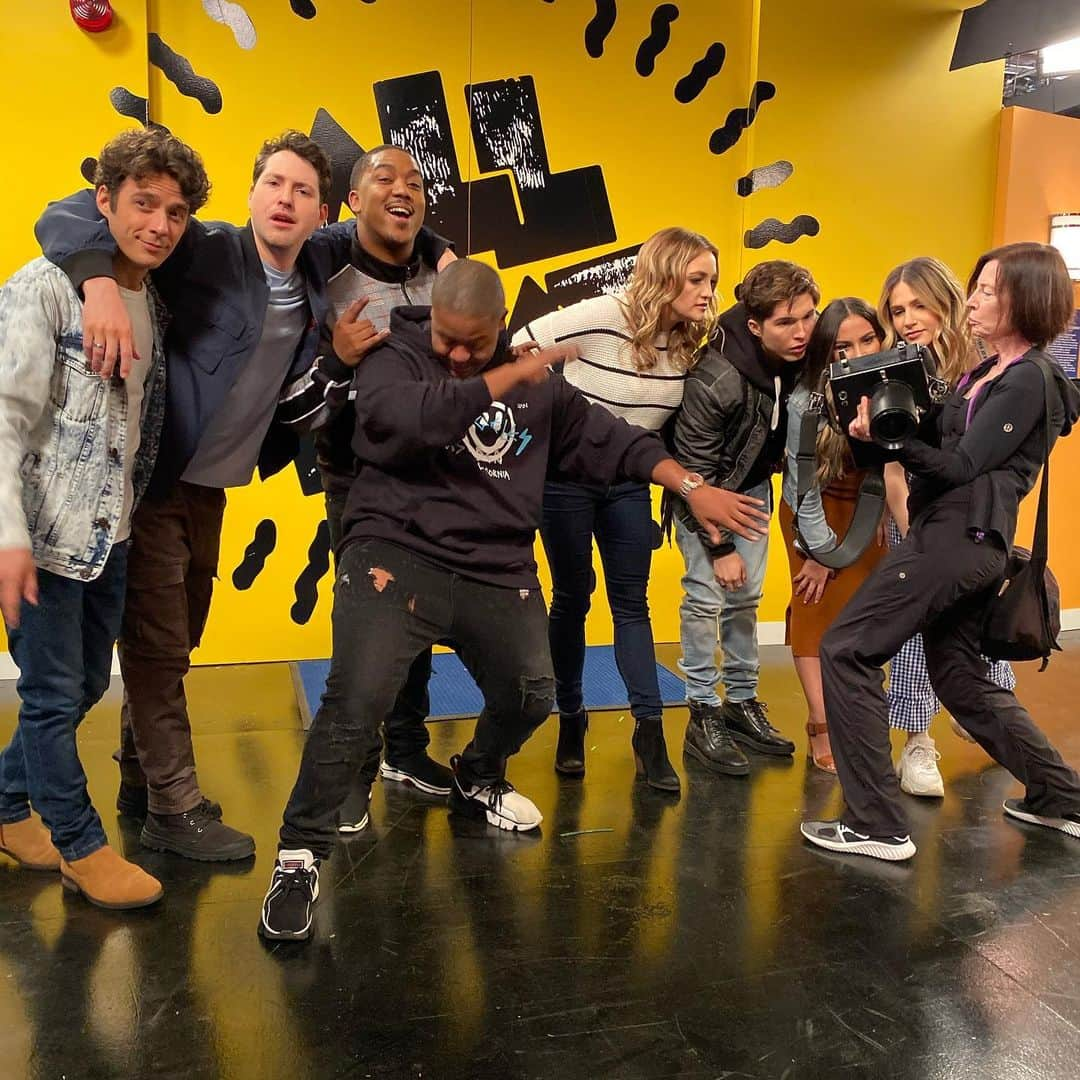 カイル・マッセイさんのインスタグラム写真 - (カイル・マッセイInstagram)「So this happened..... #Zoey101 fans scroll for Nostalgia @nickelodeon @allthat @boohoomanofficial hoodie 💪🏾」11月22日 5時49分 - kylemassey