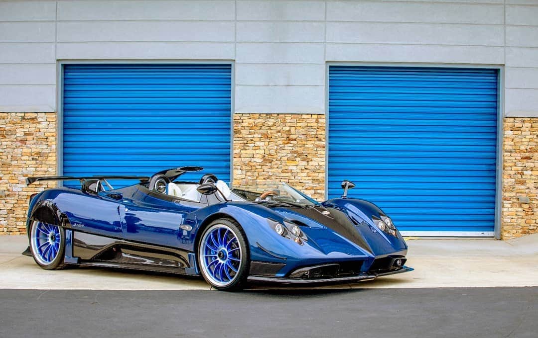 パガーニ・アウトモビリのインスタグラム：「Four Pagani Hypercars including the marvellous Zonda HP Barchetta and three Huayras are attending @globalautosalon in Rijadh, 24-30 November. Stay tuned! #pagani #zonda #zonda20 #zonda20anniversary #huayra #huayrabc #huayraroadster」