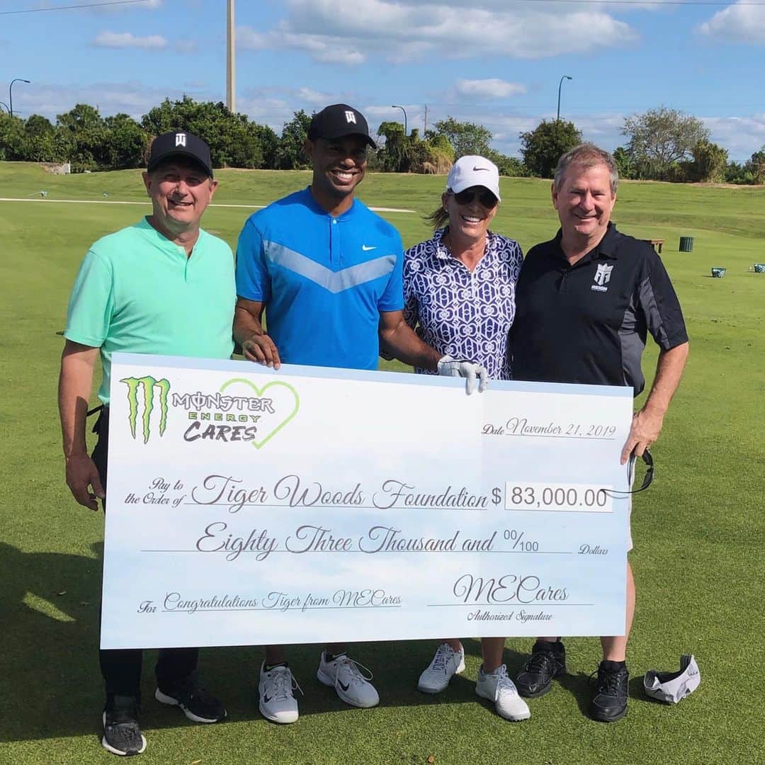 タイガー・ウッズのインスタグラム：「Thank you @monsterenergy for the generous donation of $83,000 to @tgrfound. This will impact the lives of many students through education and I am so grateful for your wonderful team and support in TGR Foundation’s efforts.」