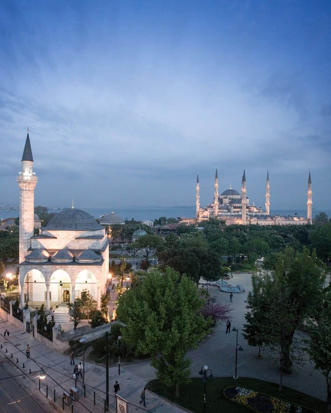 National Geographic Travelさんのインスタグラム写真 - (National Geographic TravelInstagram)「Photo by @andrea_frazzetta | People walk around Sultanahmet Square in Istanbul, with the famous Blue Mosque in the background. This square has always been the social heart of the city, and it’s still an unmissable site for all travelers. Spread between two continents, Istanbul is a unique city that blends cultures of the East and West. To see more photos from my travels, follow me @andrea_frazzetta. #istanbul #turkey」11月22日 6時05分 - natgeotravel