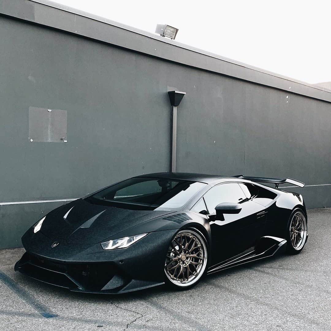 CARLiFESTYLEさんのインスタグラム写真 - (CARLiFESTYLEInstagram)「Forged Carbon Huracan on @anrkywheels! What do you think? #carlifestyle @rdbla」11月22日 6時15分 - carlifestyle