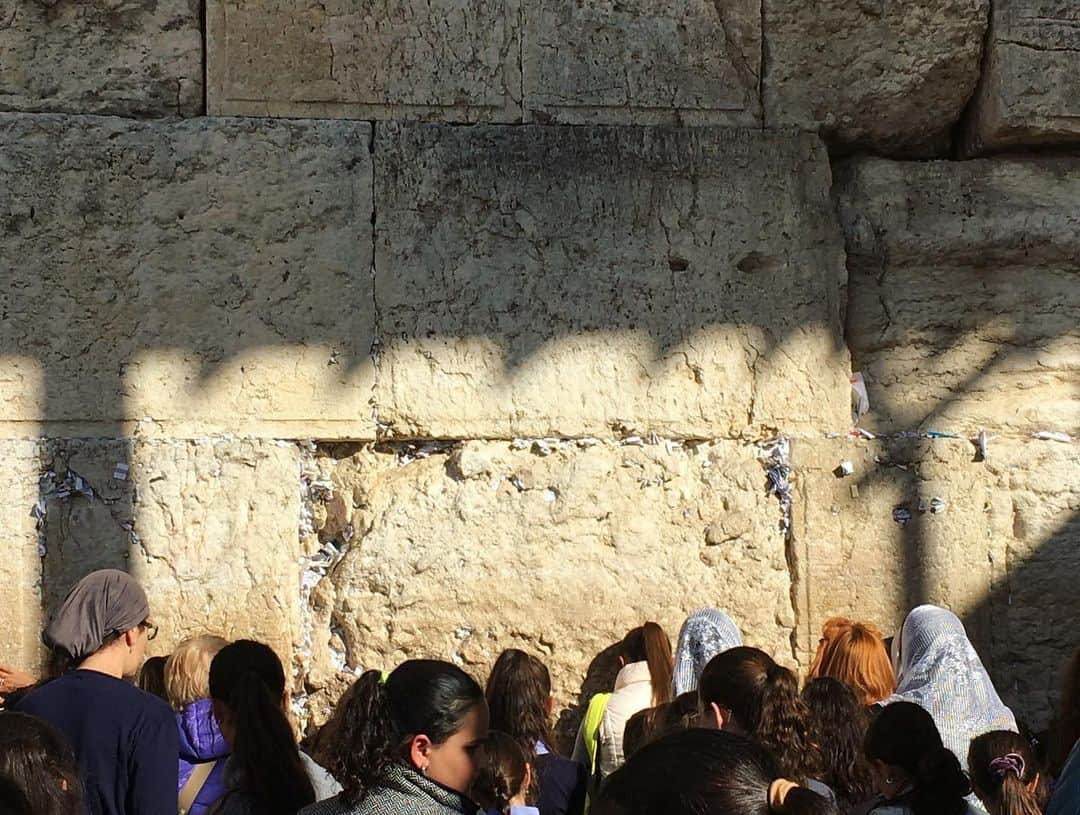 Anna Grimaldiさんのインスタグラム写真 - (Anna GrimaldiInstagram)「Hello from a happy me in Jerusalem, Israel 🇮🇱🇮🇱🇮🇱 So much history and so beautiful ✨」11月22日 6時20分 - annakategrimaldi