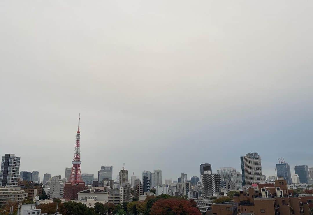 テレ朝newsさんのインスタグラム写真 - (テレ朝newsInstagram)「きょうは東日本を中心に雨になりそうです。東海や関東の沿岸部では朝から降り始めるところもありそうで昼頃には広い範囲で雨になるでしょう。 #テレビ朝日#テレ朝#テレ朝news#ニュース#六本木#japan#tokyo#roppongi#tvasahi#news#follow#フォロー#写真#テレビ局#動画ニュース#雨#天気#曇#天気予報#いまそら」11月22日 7時06分 - tv_asahi_news