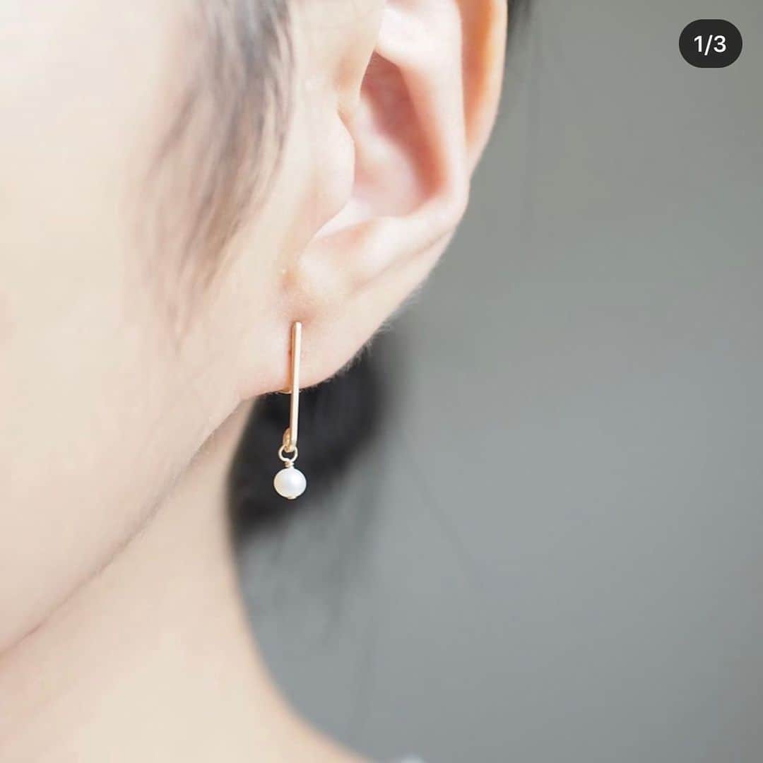のインスタグラム：「domenicamattinaのアクセサリーから。 タピエスタイル ルクアイーレ店です。 シンプルライン×天然石 新作色々到着しております。 シンプルでひねりのあるデザインが好評いただいております。 ・ #パール #パールイヤリング #ラピスラズリ #ラブラドライト #イヤリング #シンプルアクセサリー #ミニマル #14kgf #クリップイヤリング #華奢アクセサリー #タピエスタイル #ルクアイーレ #シンプル #minimal #handmadejewelry」