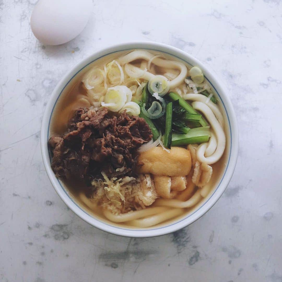 樋口正樹さんのインスタグラム写真 - (樋口正樹Instagram)「Beef Udon . 今朝は肉うどん、 温まる一杯です。 . . #朝うどん #肉うどん #うどん #饂飩 #Udon #udonnoodles #beefudon #nikuudon #japanesenoodles #樋口さんちで麺類」11月22日 7時33分 - higuccini