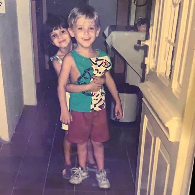 ステファニー・ブリットのインスタグラム：「#tbt pra provar q desde sempre eu fui apaixonada por ele! ❤️ @kayky.brito」