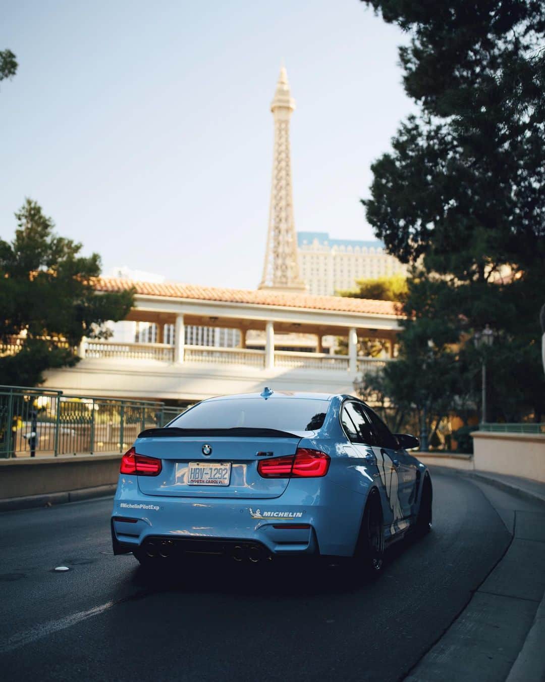 CARLiFESTYLEさんのインスタグラム写真 - (CARLiFESTYLEInstagram)「Leaving the Bellagio! ///M Power. @tunertheory @michelinusa #MichelinPilotEXP #carlifestyle Owner @amguice」11月22日 8時30分 - carlifestyle