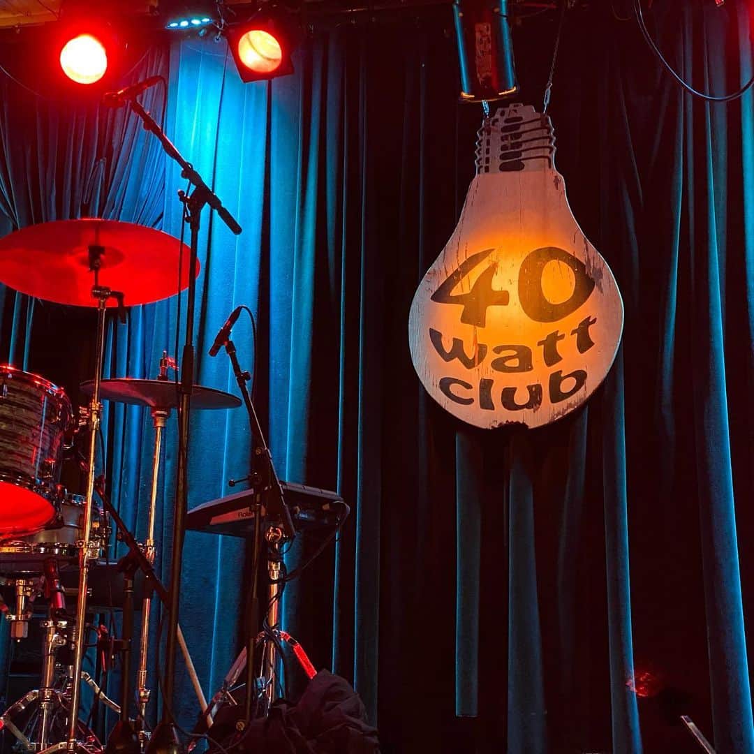 ジム・アドキンスのインスタグラム：「Surviving. 21. 40 Watt Club. Athens, Georgia.」