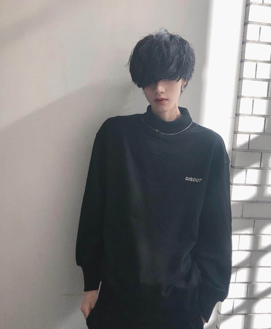 齋藤正太さんのインスタグラム写真 - (齋藤正太Instagram)「front style  #ulzzang #ulzzangboy #ulzzangasia #美容師 #マッシュ#メンズヘア #メンズカット#韓国好きな人と繋がりたい #パーマ#スパイラルパーマ#bts #防弾少年団好きな人と繋がりたい #メンズカラー#ツイストパーマ #韓国ファッション#おしゃれさんと繋がりたい #ウルフカット #メンズ髪型 #センターパート #셀카#韓国ヘア #패션#ネイビーカラー #グク#ゆるふわパーマ」11月22日 8時41分 - signal8756