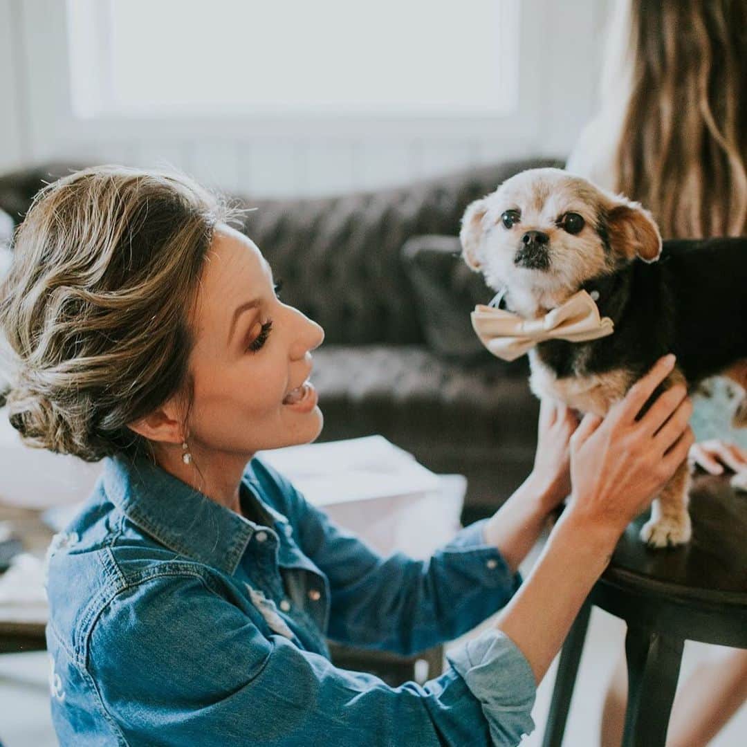 サマンサ・ドロークのインスタグラム：「Happy Birthday to my first born 🐶 14 years of your cuddles, kisses, and love ❤️ You’ve been with me through it all. So grateful for another year with you! We all love you and celebrate the sweet pup you are. Haevyn has the BEST big brother ever 🥰 #happybirthdaymax」