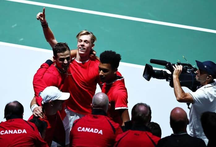 デニス・シャポバロフさんのインスタグラム写真 - (デニス・シャポバロフInstagram)「Into the semis 😍. What a squad. What a day. #FullSendAndPostyAllDay」11月22日 9時07分 - denis.shapovalov