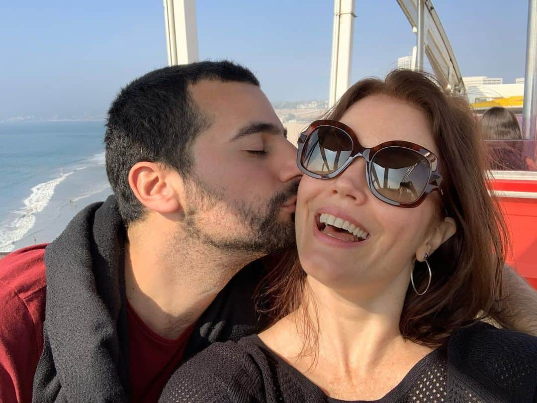 ベラミー・ヤングさんのインスタグラム写真 - (ベラミー・ヤングInstagram)「#TBT Green screen silliness at the #FerrisWheel on the #SantaMonicaPier last weekend w/ @pedrosegundoofficial 😲🦈😱 This month has definitely had a theme. 😄 #StopChasingMeSharks !!! #NoLikeForReal 😬🤭🙏」11月22日 9時24分 - bellamyyoung