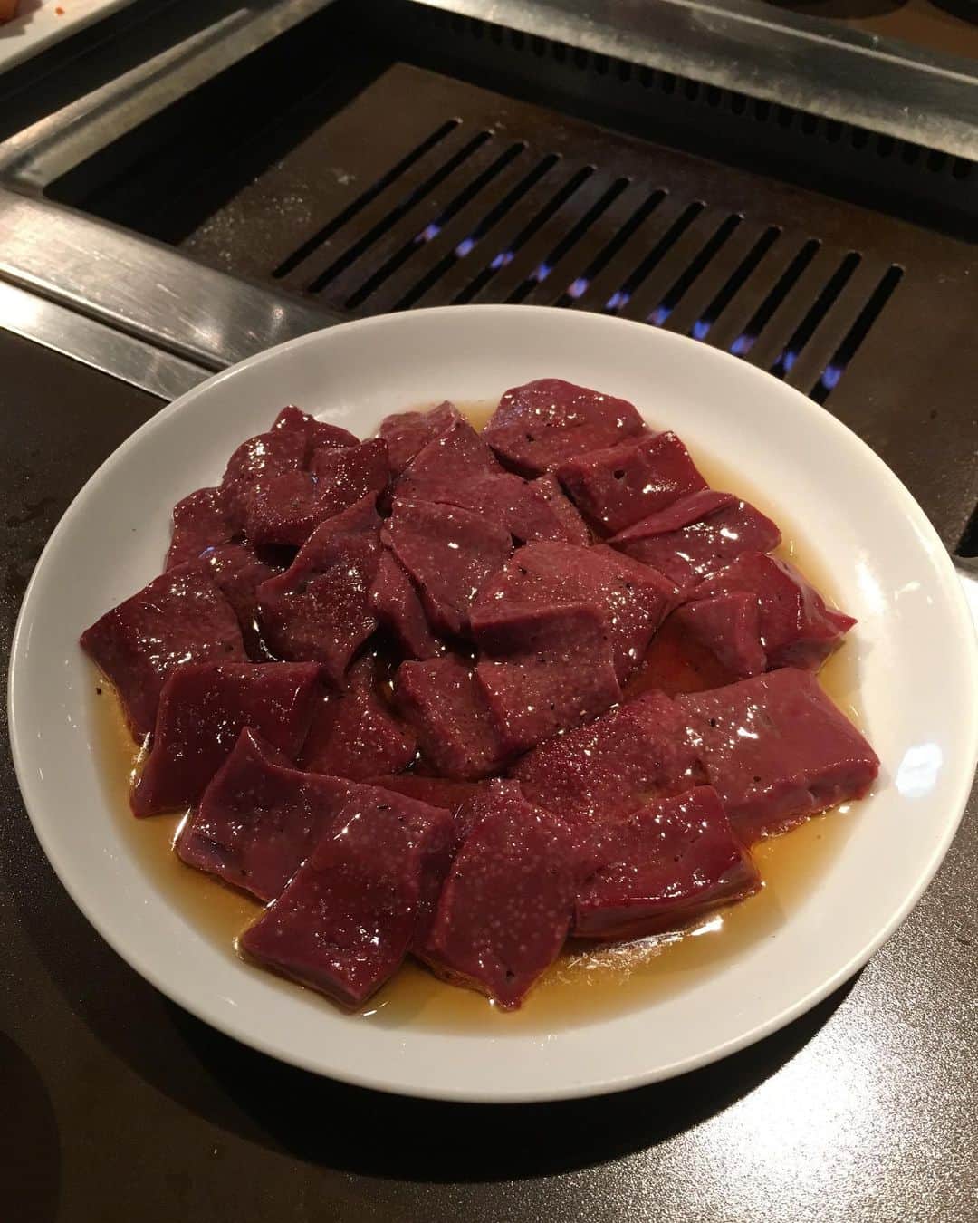 黒山健一さんのインスタグラム写真 - (黒山健一Instagram)「食の旅❗️ 気がつけば、肉を食べてました❗️ 体がタンパク質を、摂取したかったみたい❗️ どの肉も新鮮やから、焼き過ぎ注意やねん❗️ #食の旅 #肉 #焼肉」11月22日 10時12分 - kenichi_kuroyama