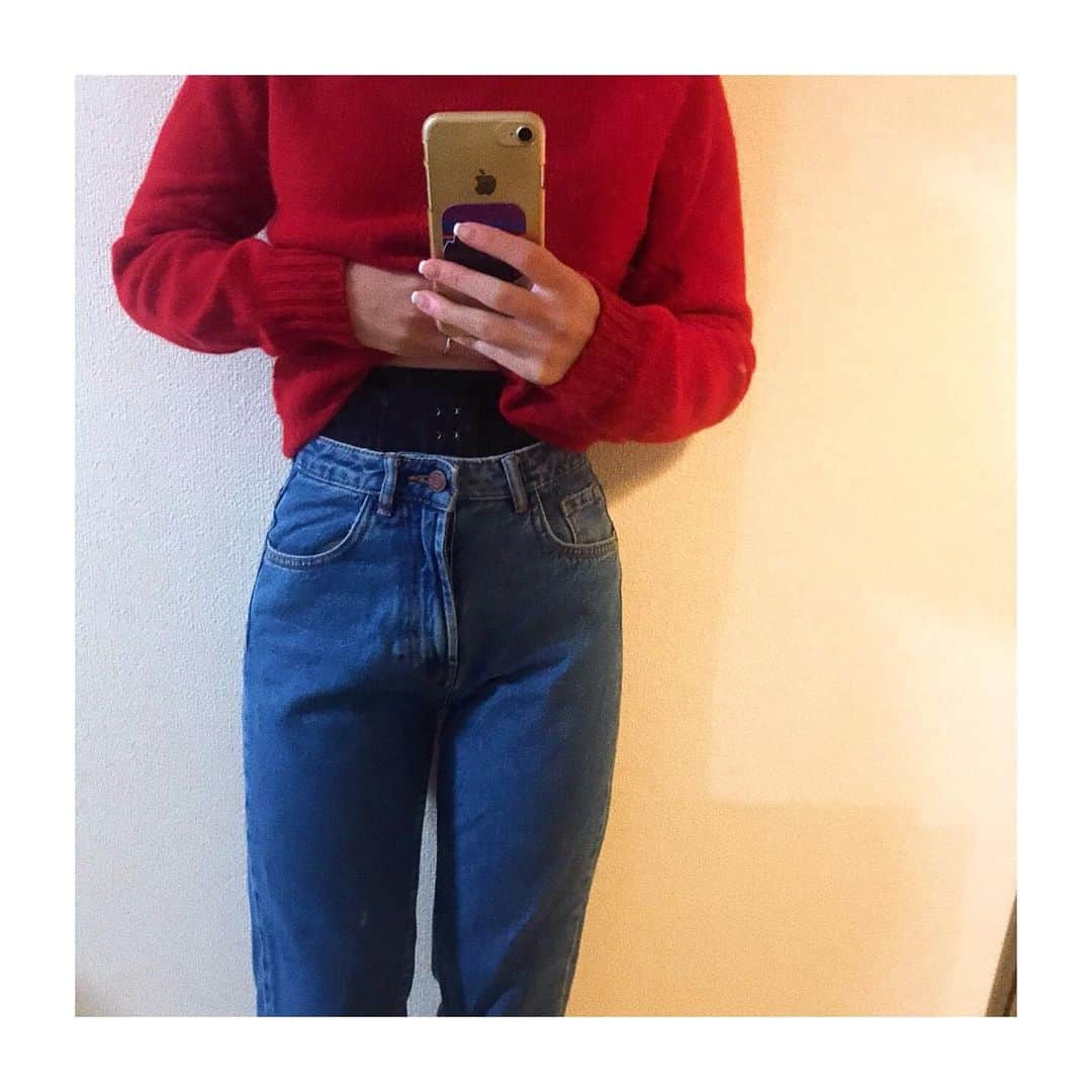 i_am_romikoさんのインスタグラム写真 - (i_am_romikoInstagram)「今まで沖縄そばいっぱい食べてきたけど一番好きかも！！ 麺もスープも全て💯 次回も絶対行きたいお店！ . . 旅行中も毎日しっかり履いてたから いっぱい食べても太らず！ 　@gyugyugyu_lme に助けられてる🙏 . . #沖縄そば#沖縄旅行#謝刈そば#美浜#ロミモミ旅 #沖ロミ#沖縄グルメ#沖縄ランチ #ギュギュギュ#骨盤矯正#姿勢改善#ボディメイク」11月22日 10時16分 - i_am_romiko