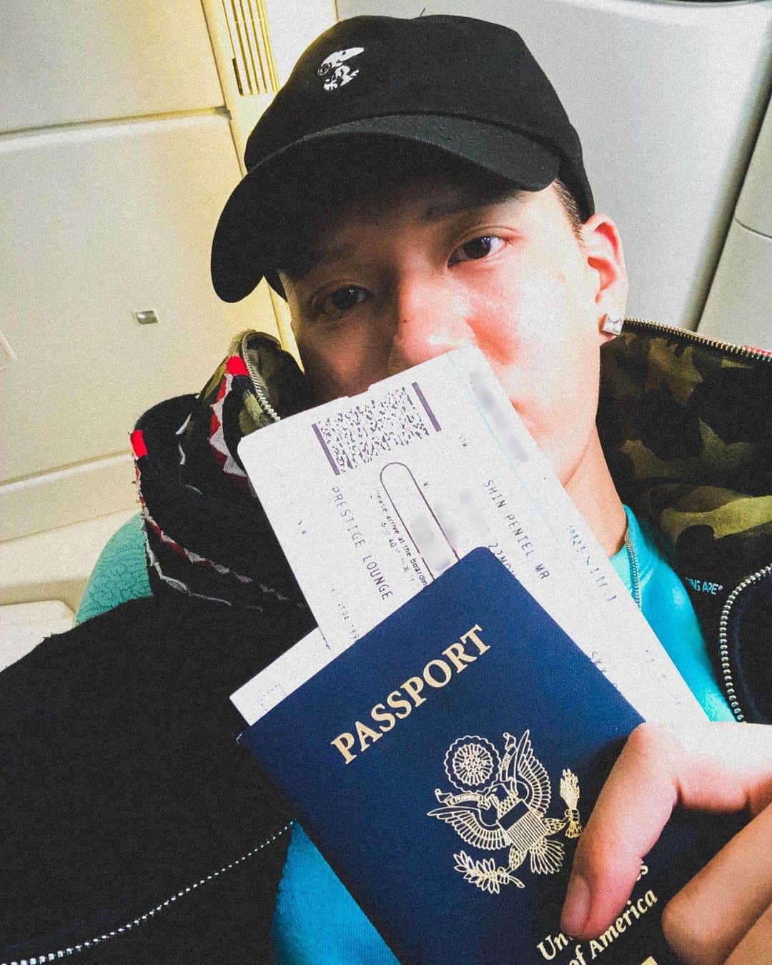 プニエル のインスタグラム：「🛫」