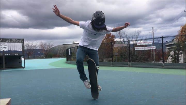 山本勇のインスタグラム：「Pogo under the dark cloud ☁️ and some footwork 🎵 by @gkmband 🆕"Who we are"  #powellperalta  #fscom  #nrsf #allone #goodskates #vantan #vantandesignhighschool #バンタンデザイン研究所 #バンタン #freestyleskateboarding  #isamuyamamoto  #skateboard #skateboarding #スケボー #スケートボード #skatecrunch  #skatecrunchmag  #skatemaps #thankyouskateboarding #skateeverydamday #shralpin  #hellaclips  #skatesubmit  #metrogrammed  #berrics #nike @vantan_sk8design  @vantandesigninstitute  @all_one_universe @all_one_japan」