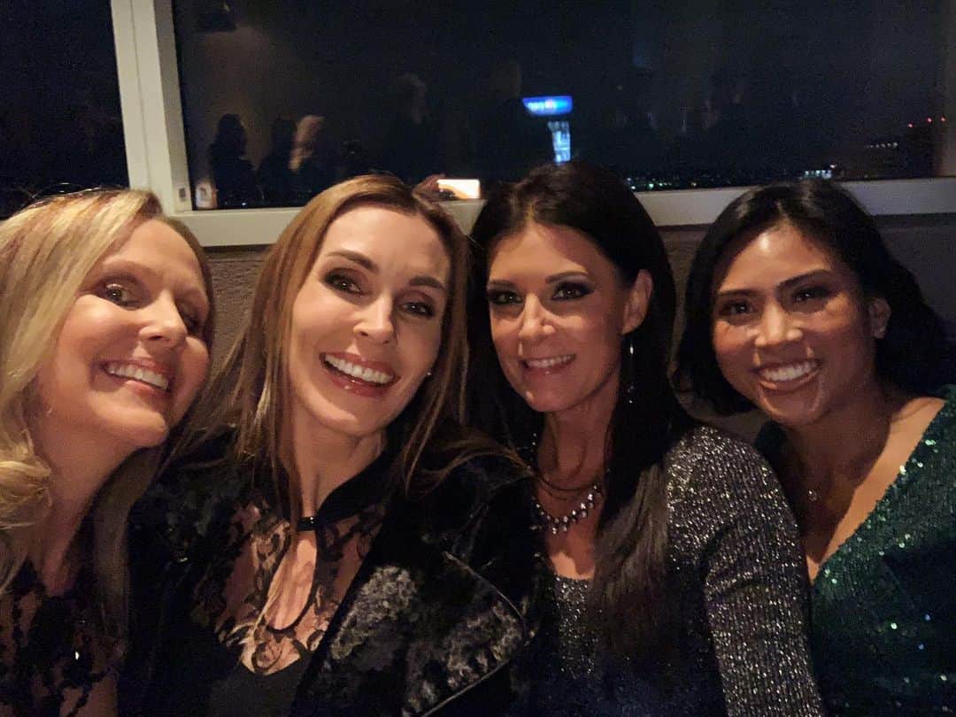 ターニャ・テイトさんのインスタグラム写真 - (ターニャ・テイトInstagram)「Hanging out with some beautiful girlfriends 👯‍♀️ 💃🏼 @therealjuliaannlive India Summer & @ember4ever at @xbizofficial #xbiz party. What did you do last night? 💃🏼 btw India Summer is not on any social media. I just texted to check. So don’t try to follow any fake private accounts thinking it’s India as it’s not 😆😭」11月22日 11時12分 - tanyatate