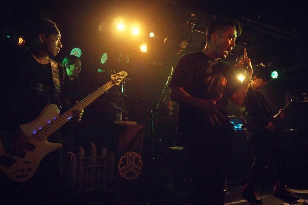 KAI_SHiNEのインスタグラム：「1117 極音TOUR #14 @盛岡 the FIVE🐄 やっと来れた盛岡‼︎ ホントなかなか来れなかったのに、熱く迎えてくれてありがとうございました‼︎🙏 岩手、また必ず‼︎🔥 Thanxxx‼︎🤟🤟🤟✨ ﻿ pix by @mah1981  #山嵐 #thetelephones  #極音tour #day14 #iwate #morioka #thefive #livehouse #live #life #vibe #tour ##tourlife #journey #yamaarashi #感謝 #jp」