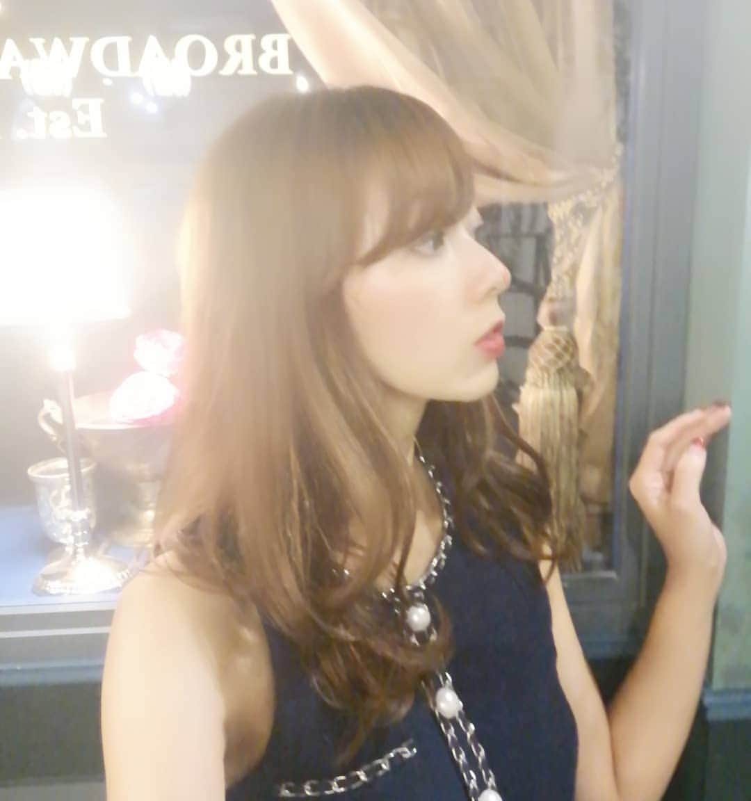 杉山由紀子のインスタグラム：「ルミナス東京さんでの撮影(^^)💓 * どこも本当に絵になります✨✨ * 素敵なスタジオで、ウェディングの前撮りをする方も多数✨✨ * この日のメイクはartistry♪♪ * * #artistry #artistrystudio #passionista #パッショニスタ #かわいい #おすすめ #お気に入り #美容 #make #beauty #new #asudiop2 #リアルパッショニスタ #公式パッショニスタ #フォトウェディング #スタジオルミナス東京 #luminous_tokyo_1st_anniversary #おしゃれ #写真 #ウェディング #前撮り」