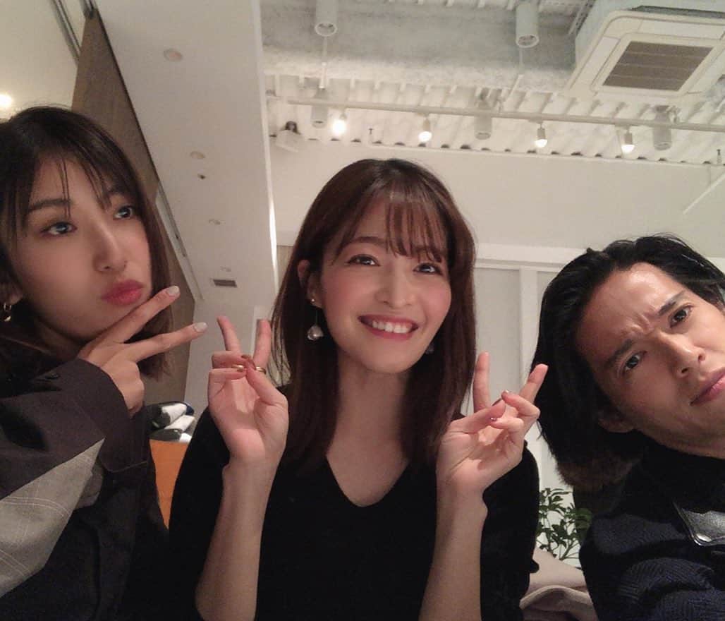 森田紗英さんのインスタグラム写真 - (森田紗英Instagram)「_ 昨日は @popin.aladdin さんの インスタライブにお邪魔させて いただきました🙆‍♀️✨ _ めちゃめちゃ愛用してるから 何でもわかるぞー！っていう スタンスで行ったのに、 新しく機能をいろいろ 教えてもらいました😂💓笑 やっぱり高性能すぎて 私には使いこなせていなかった....!笑 今回のインスタライブで 視聴者のみなさんと一緒に勉強できて とっても楽しかったです〜！ _ 等身大のフラミンゴ に テンションあがりまくった🥺💕 _ そして、 どこのスカート!?って聞いてくださった方が何人かいたのでタグつけました！ #necodesign のスカートです⭕️ _ _ _ #インスタライブ #instalive #projector  #ポップインアラジン #ポッピンアラジン #プロジェクターのある生活 #gd #likes #happy #movie #dorama #zoo #💓」11月22日 11時30分 - moricoff