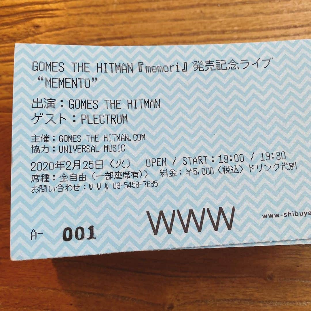 山田稔明さんのインスタグラム写真 - (山田稔明Instagram)「明日の西永福JAMでのライブから販売する先行チケット。「ゲスト：PLECTRUM」とあるのは藤田顕くん（アッキー）と高田タイスケくん（タイちゃん）二人ともギターでサポートしてくれるということです。終演後物販からの発売になると思います。新潟上越にも来週の加古川にも持っていきます。12月1日から各プレイガイドで一般発売始まりますが整理番号早いチケット希望の方はぜひ12月7.8日の恵比寿2デイズにてこの手売りチケットをお買い求めください。 #gomesthehitman」11月22日 11時44分 - toshiakiyamada