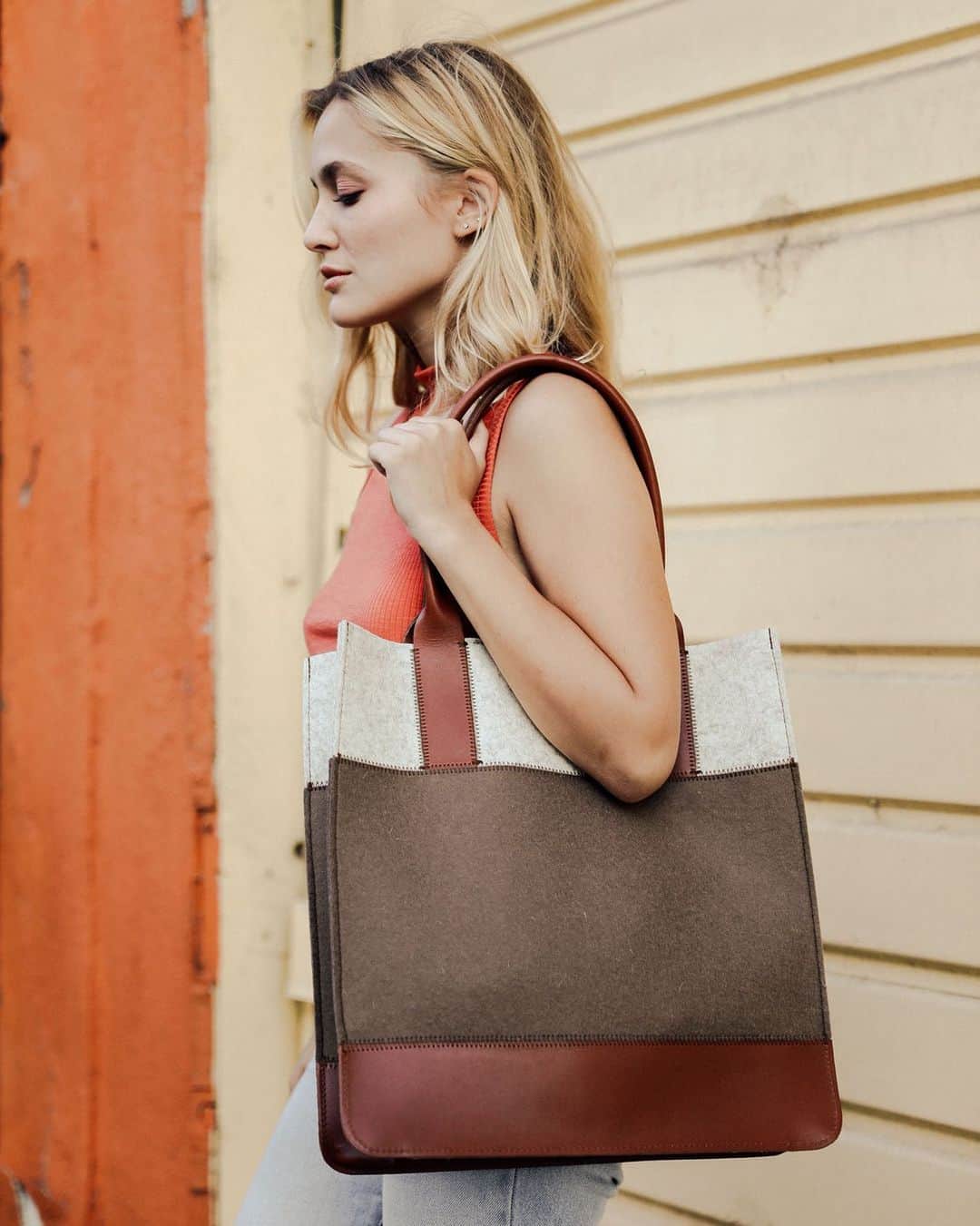 グラフ&ランツのインスタグラム：「Gift idea: Get them something felt this holiday season.」