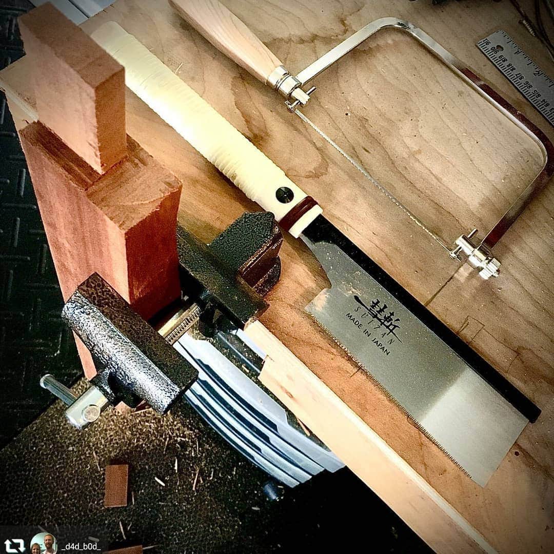 のインスタグラム：「We look forward to what is made!!﻿ ﻿ #repost @_d4d_b0d_ via﻿ Trying to cut some tenons by hand with my new @suizan_japan dozuki saw. I’m not sure if I need more coffee or less coffee... Either way, this saw is fantastic.﻿ ﻿ #suizan  #suizanjapan  #tenon  #handcuttenon  #throughtenon  #sapele  #africanmahogany  #copingsaw  #benchclamp﻿ ﻿ #japanesesaw #japanesesaws #japanesetool #japaneseplane #craftsman #craftsmanship #handsaw #handplane #pullsaw #flushcut #dovetail #dozuki #ryoba #woodwork #woodworker #diy #diyideas #furnturedesign #furnituremakeover #japanlife」