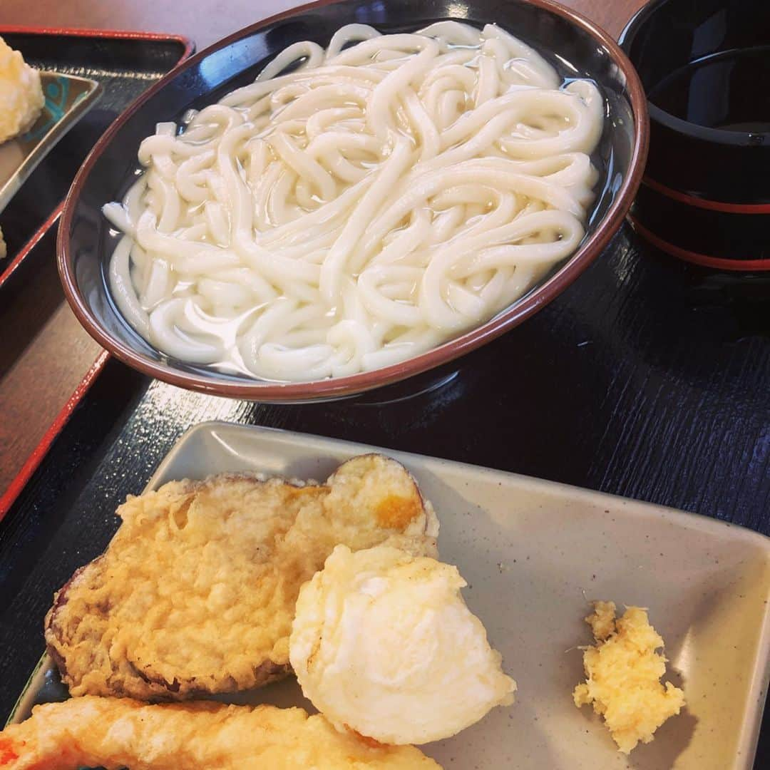 朝倉ゆりさんのインスタグラム写真 - (朝倉ゆりInstagram)「高松で食べた美味しいものたち❤️ どれも美味しかった🥰 ． #高松 #香川県 #太巻き #白子昆布焼き #白子 #骨付き鶏 #釜揚げうどん #instafood #japanesefood」11月22日 11時53分 - eb_loverinko