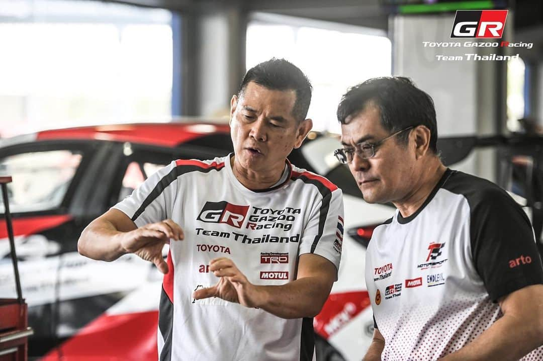 Toyota team thailandさんのインスタグラム写真 - (Toyota team thailandInstagram)「Practise & Qualifying Day: สนามที่ 3 สนามลุ้นแชมป์ มันส์แน่ๆ ครับผม TOYOTA Gazoo Racing team Thailand x RAAT Thailand Endurance Championship International 2019 Round 3: 22-23 November @BRIC ลงแข่งขันในรุ่น Touring Car วัดใจกันไป 6 ชั่วโมงเต็ม #TeamWork #TOYOTAteamThailand #CheerThai #ThaiPride #ไม่เชียร์ไทยแล้วจะเชียร์ใคร #แข่งรถ #นักแข่ง #ทีมคนไทย #Car #RaceCar #Racing #SuperCar #TOYOTA86 #Buriram」11月22日 12時04分 - toyotagazooracingteamthailand