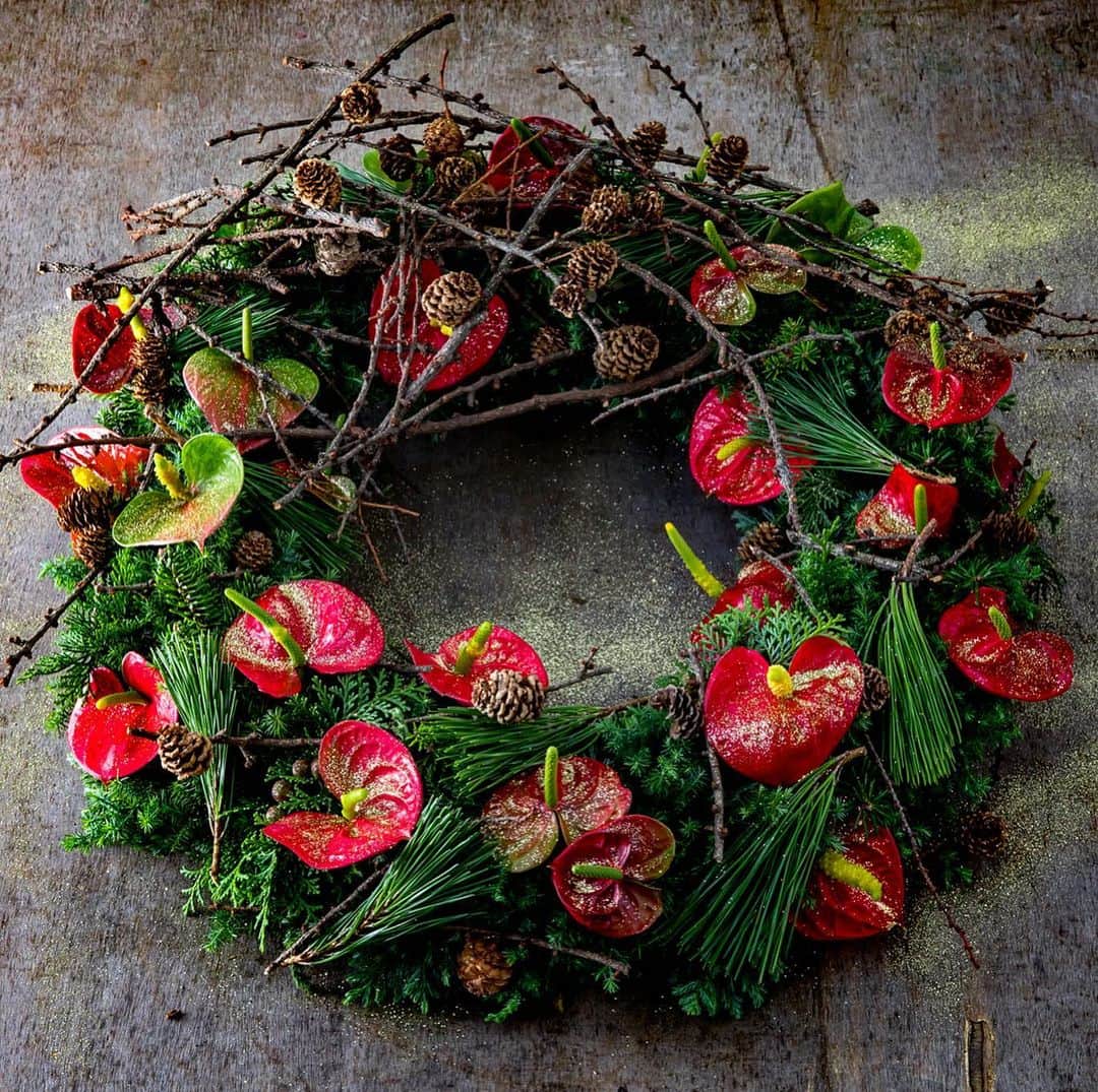 ニコライ・バーグマン・フラワーズ＆デザインさんのインスタグラム写真 - (ニコライ・バーグマン・フラワーズ＆デザインInstagram)「Holiday wreath made from greenery and anthurium flowers. #holidayseason #nicolaibergmann #ニコライバーグマン #anthurium」11月22日 12時06分 - nicolaibergmann