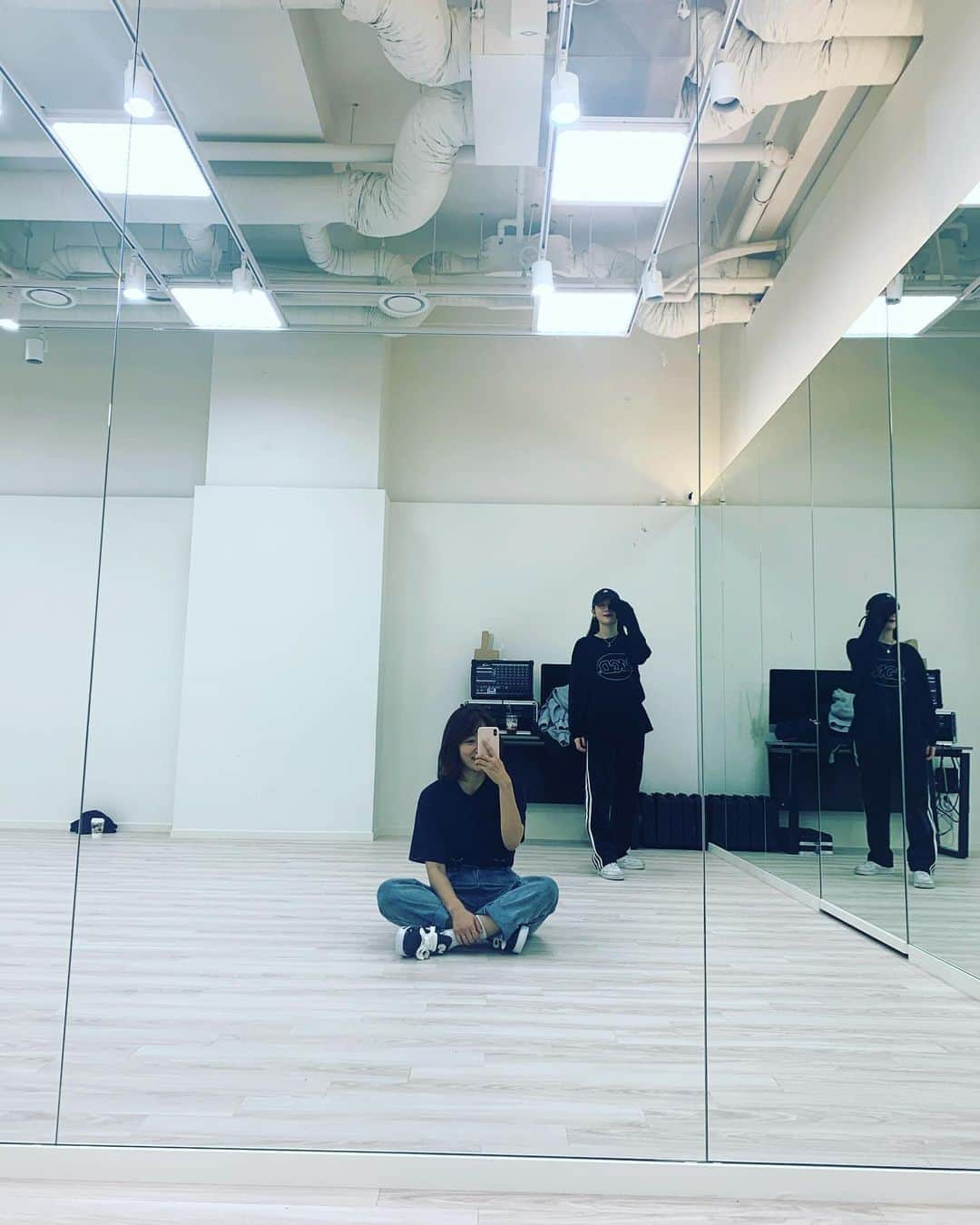 パク・シネさんのインスタグラム写真 - (パク・シネInstagram)「우리 뭐해애~?」11月22日 12時26分 - ssinz7