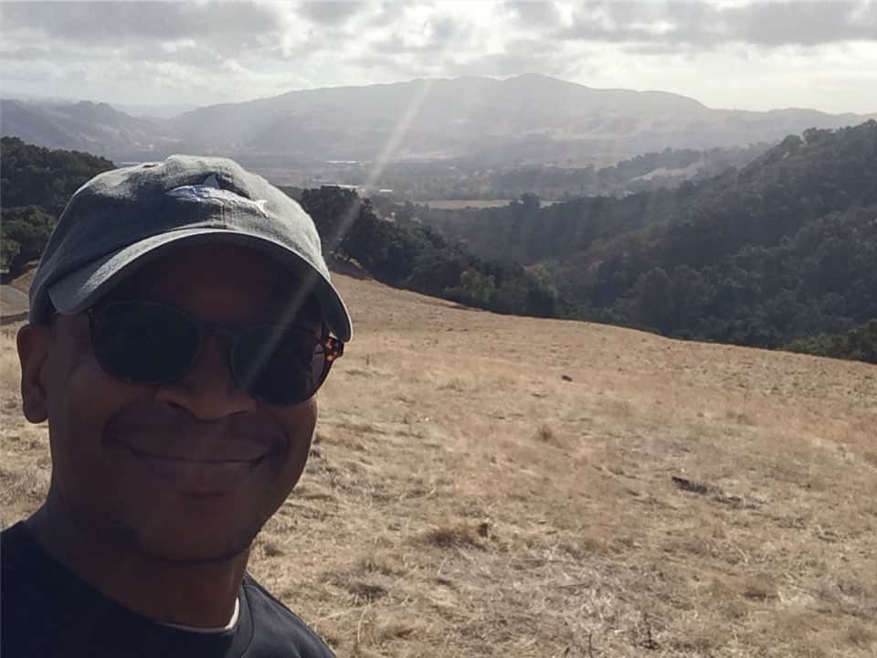 ラリー・ギリアード・Jrさんのインスタグラム写真 - (ラリー・ギリアード・JrInstagram)「Getting out in nature on a hike with my lil cuz Grant @g_mille and Aria! Beautiful rolling hills and lakes of Pleasanton! #lovenature #hiking #1019」11月22日 12時20分 - thereallgjr