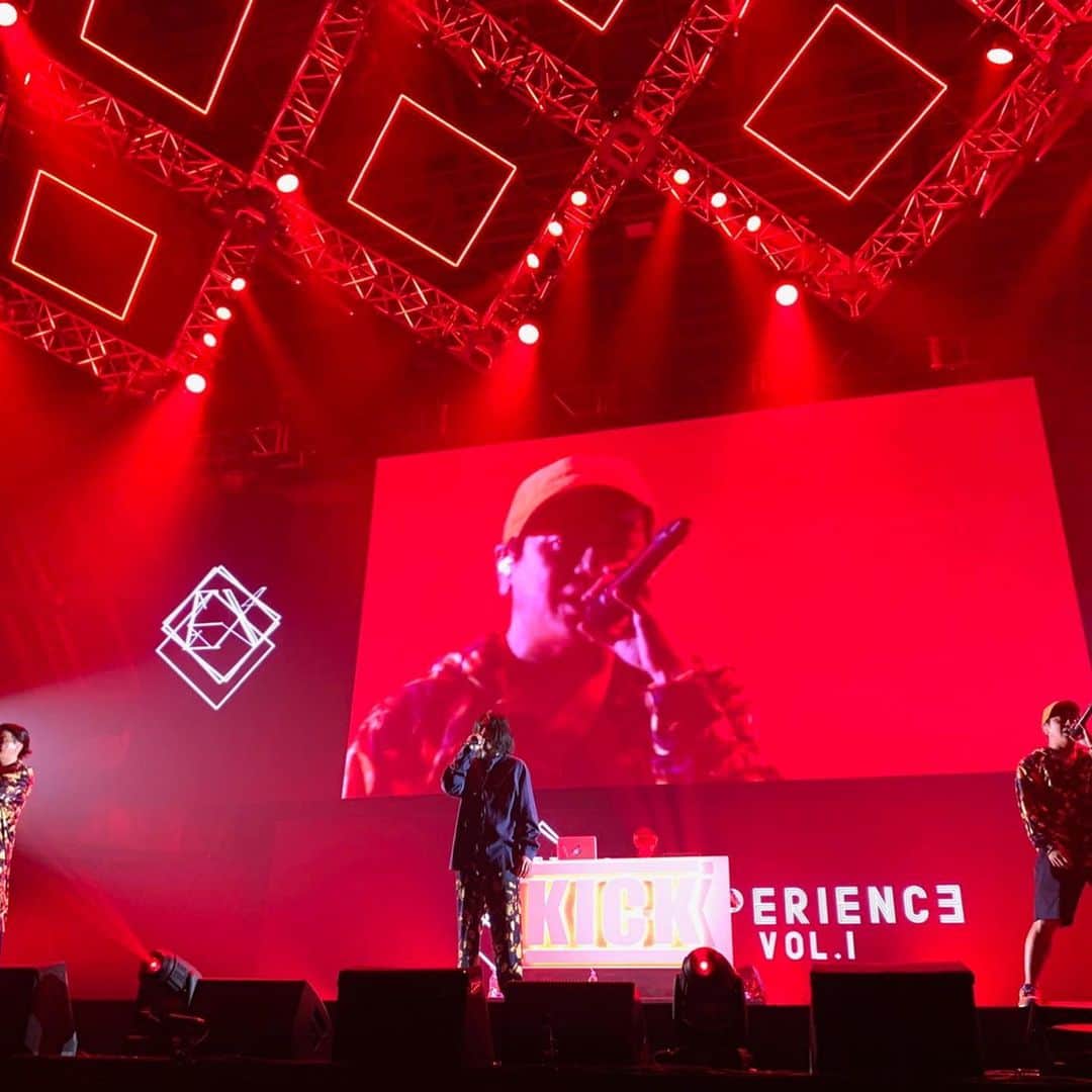 LITTLEのインスタグラム：「EXPERIENCE 楽しんでくれた皆ありがとう！！ここでまた皆に会いたいです！！ #kickthecancrew #クリスマスイブラップ #歌い始め #歌い納め」
