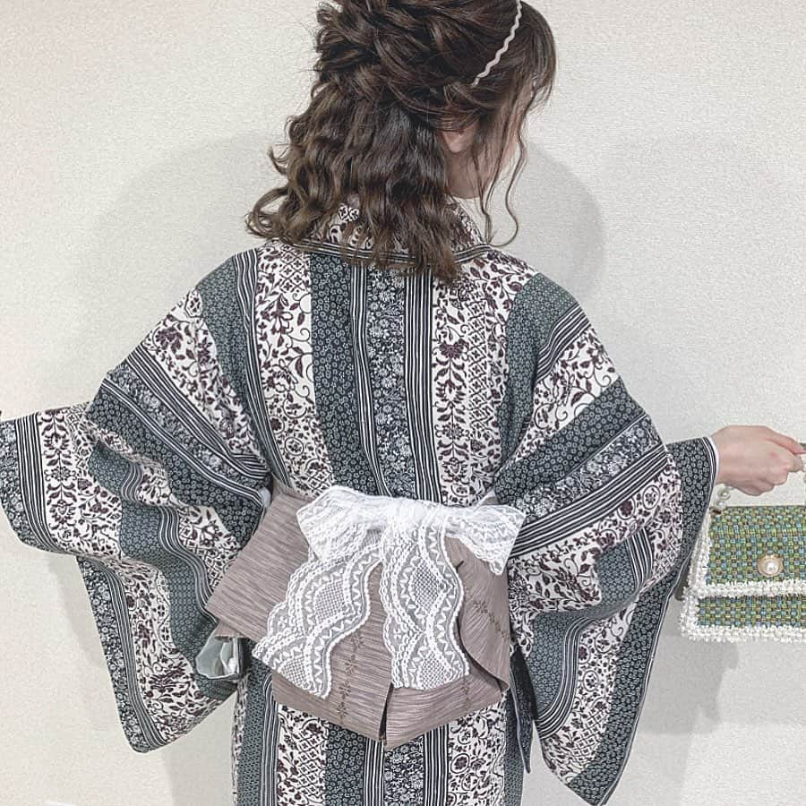 たんりいさんのインスタグラム写真 - (たんりいInstagram)「. . village new kimono ‼︎ . . 明日 pm12:00 から 12月7日から12月15日までの ご予約受付スタートします❁❁ . もうLINE友達追加してくれて 予約準備してくれている子もいて とっても嬉しいです ☺️❤︎ . 予約方法わからない方は、 @village__official の投稿みてね⭐️ . . みんなに会えるの楽しみだな〜🥰 ご予約お待ちしてますっ‼︎💕 . . リング💍 @queen.lupis . . #village #village_kimono #着物レンタル #浅草着物レンタル #着物レンタル浅草 #着物 #着物ディズニー #着物女子 #浅草 #浅草散策 #レトロ着物 #レトロ #浅草 #アンティーク着物 #着物コーディネート #着物コーデ #リング #ルピス (q552)」11月22日 22時45分 - tanrii97