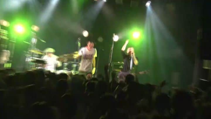 のインスタグラム：「2019.11.17(日)セックスマシーン!! リリースTOUR2019「夜を越える」 ＠大阪 umeda TRAD  セックスマシーン!!ワンマンライブダイジェスト動画 その2  #セクマシ!! #セックスマシーン!! #圧倒的な存在感 #世界一長いマイクケーブル #WOW #sexmachine #ワンマンライブ #umedaTRAD」