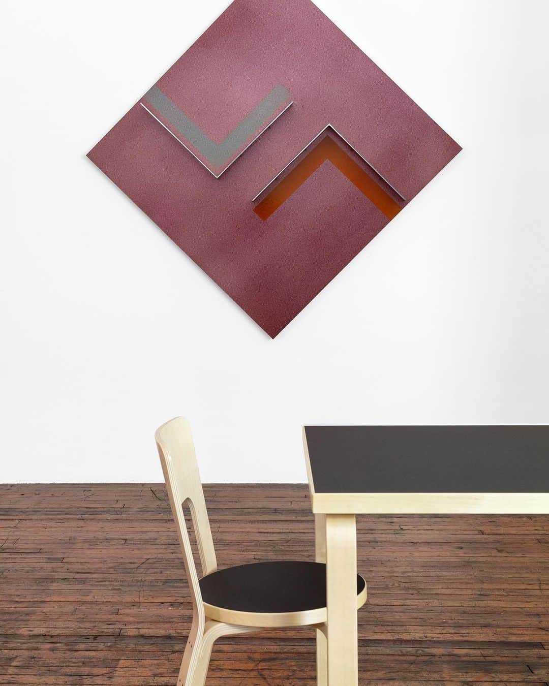 Artekさんのインスタグラム写真 - (ArtekInstagram)「Aalto + Chamberlain, an exhibition of furniture by Alvar Aalto and paintings by John Chamberlain, is now on view at the @juddfoundation in 101 Spring Street, New York. An avid collector of Aalto furniture, Donald Judd placed dozens of pieces across his spaces in New York, Marfa and Europe. The exhibition presents works from the Architecture Office, one of Donald Judd’s living and working spaces in Marfa, Texas. By placing Aalto furniture and Chamberlain paintings together, Judd created what was for him a natural situation for viewing art. On view until 18 January 2020, not to be missed!  Photo Timothy Doyon, © Judd Foundation #juddfoundation  #aalto  #chamberlain  #artek #art #design」11月22日 23時00分 - artekglobal