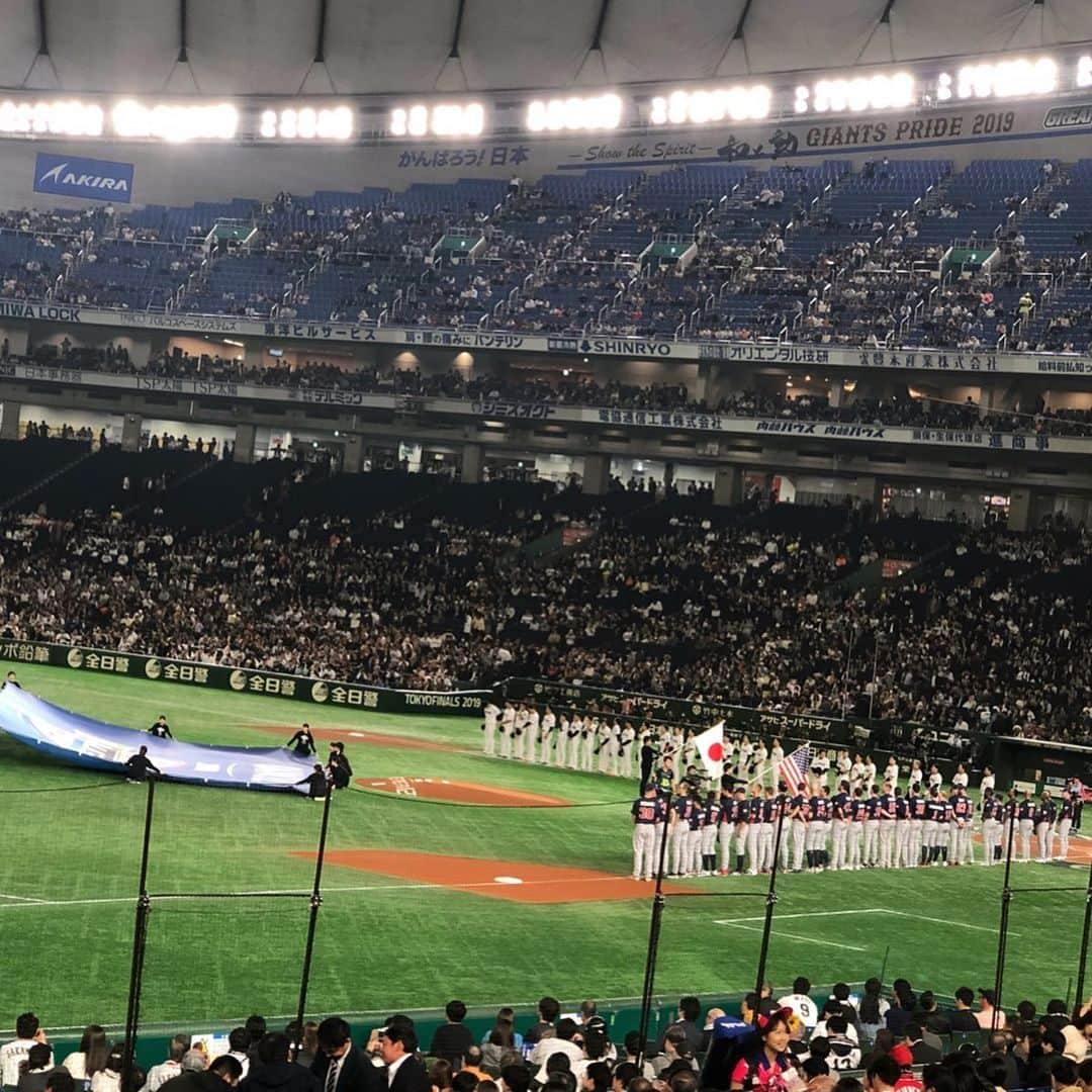 麻生夏子さんのインスタグラム写真 - (麻生夏子Instagram)「今年最後の球場ビール。  プレミア12も観に行けて、良いシーズンの締めくくりでした。 それにしても野球ロスがすごい。そんな花金の夜。  #夏子がただただビールを飲む動画 #ビール女子 #ビール #ilovebeer #beer  #乾杯 #夏子の口説けるビール講座 #カープ女子 #カープ #carp」11月22日 23時17分 - natsukoaso0806