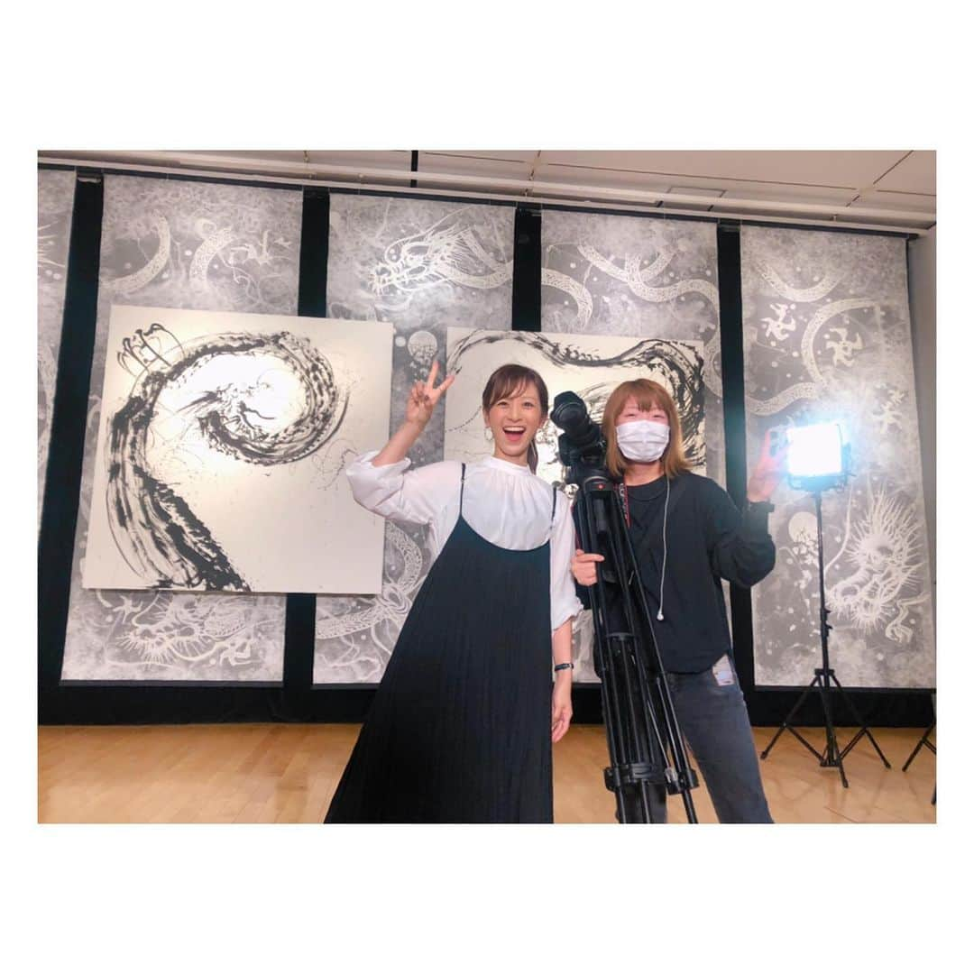 伊藤舞さんのインスタグラム写真 - (伊藤舞Instagram)「👯‍♀️ 久しぶりに一緒のロケ！ カメラのいもっちゃん♡ . 彼女がアシスタントの頃は 隔週で一緒にロケしてました。 . 久しぶりの一緒の現場 楽しかったなぁ…！ . . #技術スタッフ #🎥 #🎧 #女性も #結構いるんです #頼もしい #カッコいい  #今日のロケ #北九州に行ってきました #詳細は #また改めて  #🖌」11月22日 23時20分 - maiito_fbs