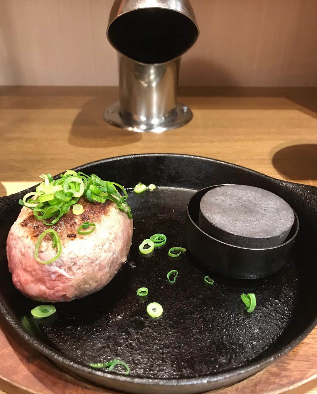 石川修司のインスタグラム：「大阪宿泊 トレーニング前によりました。 #極味や #なんば #巨人のグルメ #うまし😋」