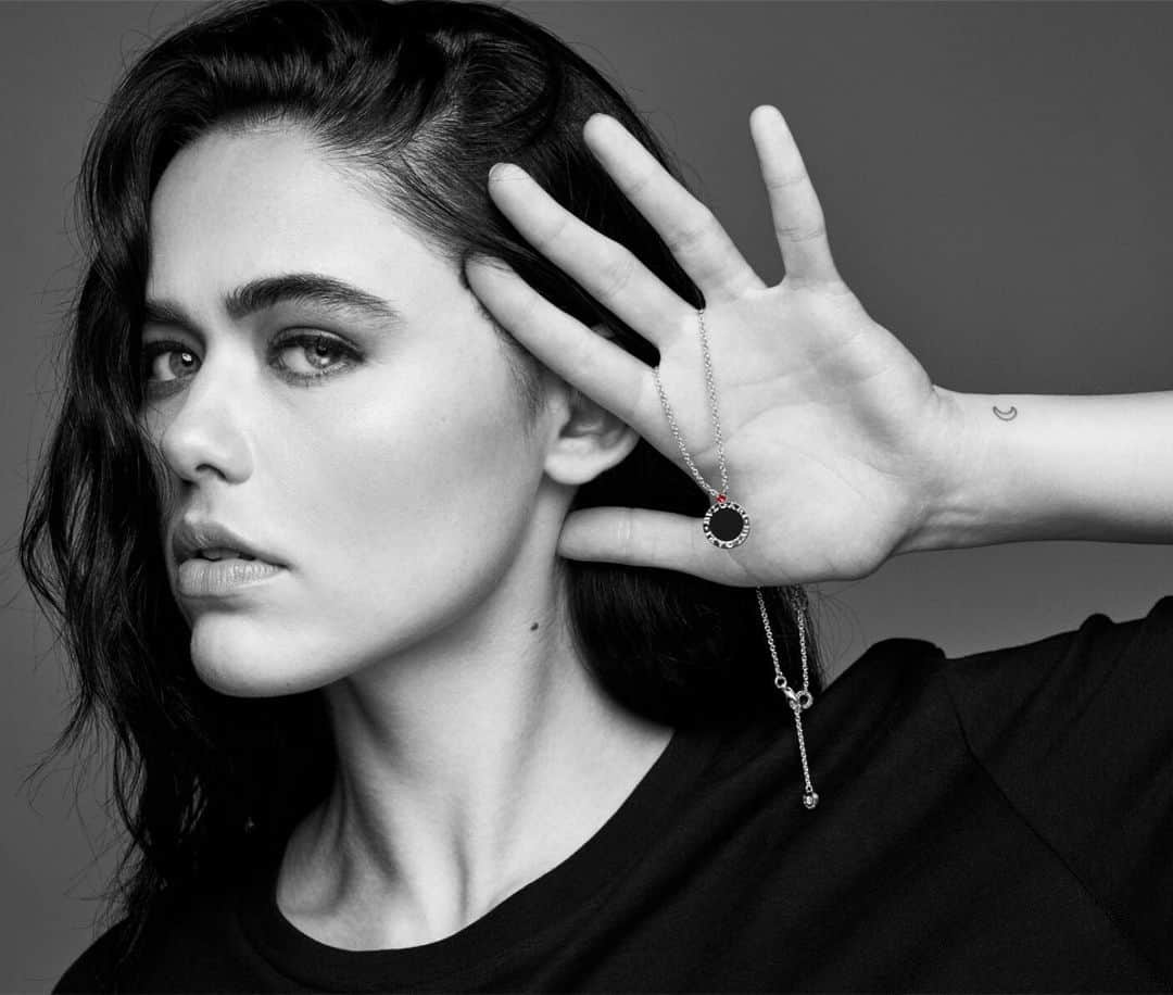 クリスティナ・バザンのインスタグラム：「It was a pleasure shooting with the amazing @rankinarchive for the @bulgariofficial @savethechildren campaign raising funds for childhood care, support and education globally 🌎🌍🌏. Will link up in my stories for donations and details to support the project 🕊🖤 #GIVEHOPE #GIVEJOY」